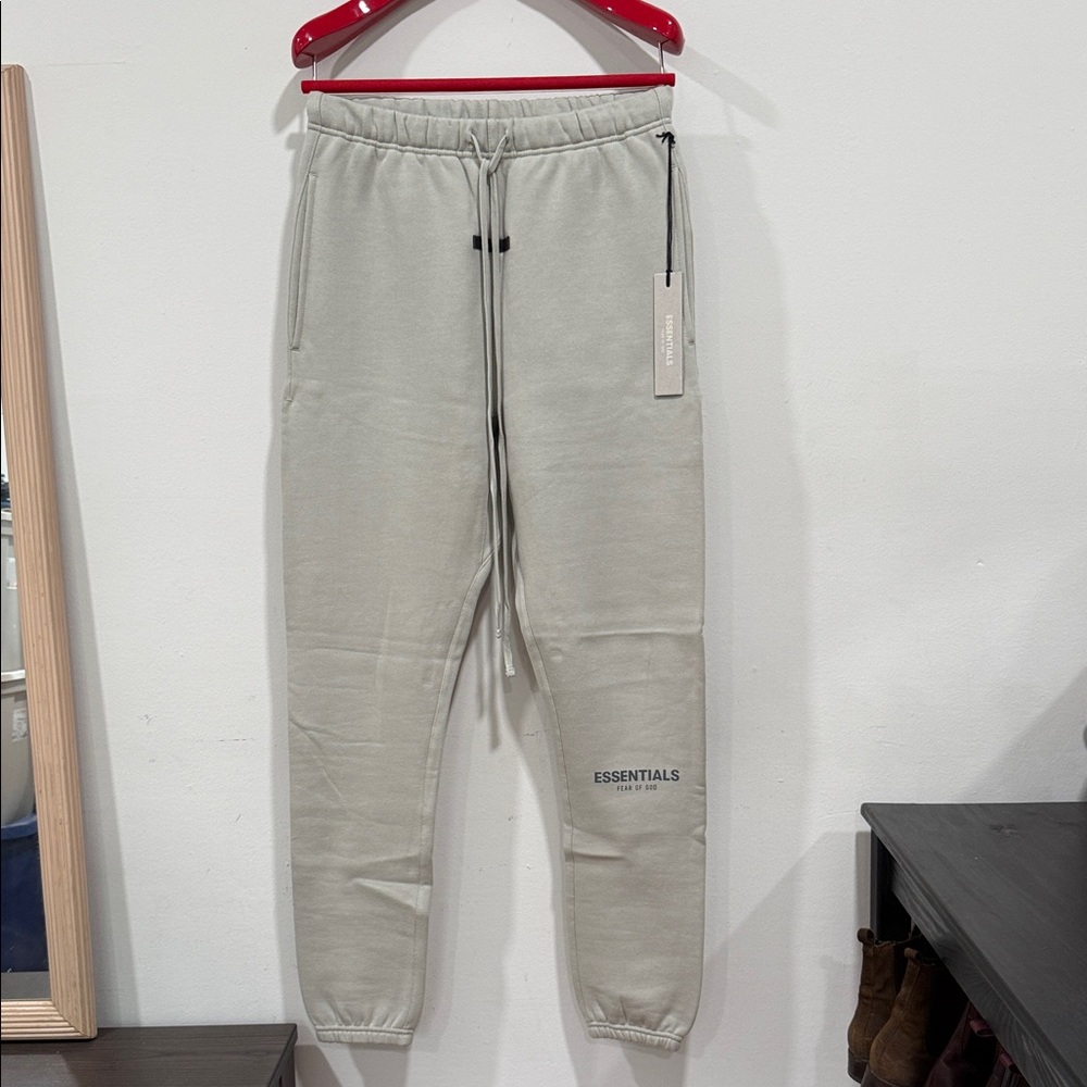 Essentials Womens Concrete Colorway Joggers Small
